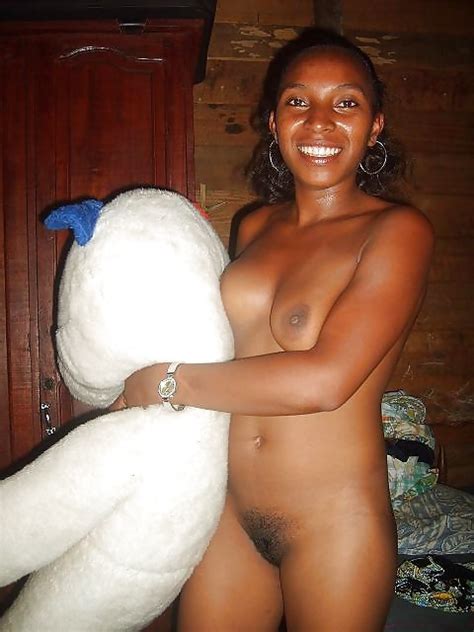 Island Pussy ShesFreaky