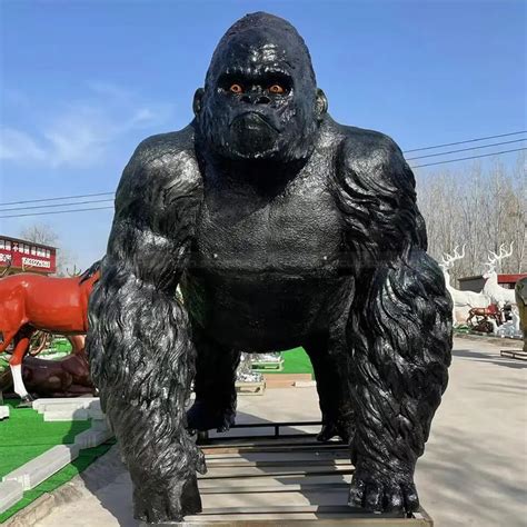 huge gorilla statue - Arturban Sculpture