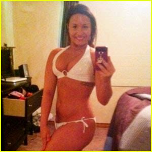 Demi Lovato Bikini Girl Pics