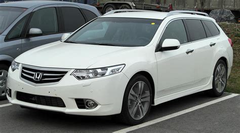 Honda Accord Tourer Photos and Specs. Photo: Honda Accord Tourer model ...