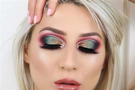 Hot Sexy Gio Dreveli Giannou Bikini Pics