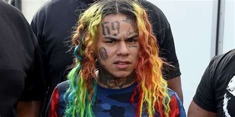 Tekashi 6ix9ines Girlfriend Jade Gets Tattoo Of His Face