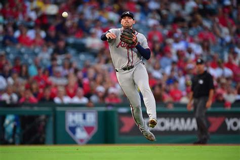 Braves sign Gio Urshela after crushing Austin Riley injury