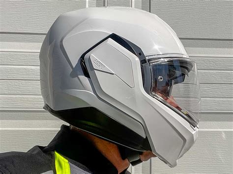 HJC i100 Helmet Review [Modular Motorcycle Helmet]