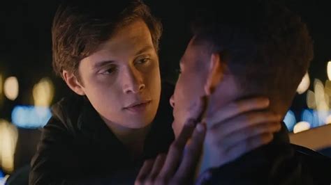 18 Best Gay Kisses And Gay Kissing Scenes Movies And Tv The Globetrotter Guys