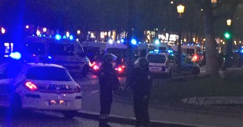 Tiroteio Deixa Dois Mortos E Dois Feridos No Centro De Paris