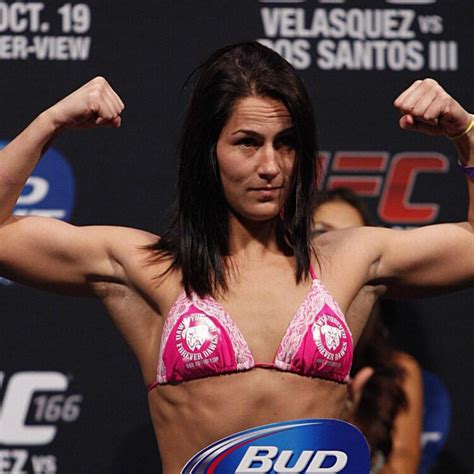 7 Latest Hot Jessica Eye Bikini Pics