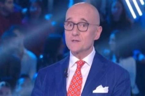 E Tutto Fake La Verit Esce A Galla Ora Il Programma Rischia La