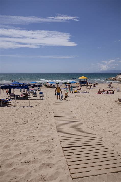 Salou Coastline & Beach | neOnbubble