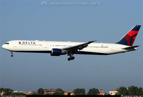 N836MH Delta Air Lines Boeing 767 432ER Photo By Daniel Schwinn ID