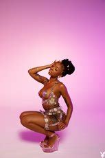 Hot Chocolate Model SaBrea Phenix Strips Totally Naked 10 Photos