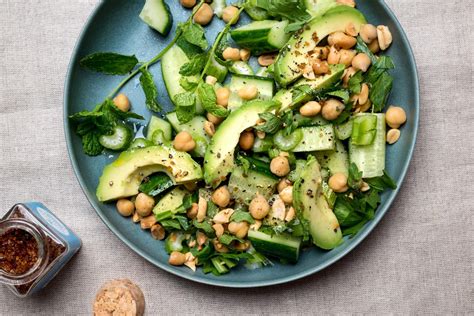 Avocado Gurken Salat Mit Feinsten Gew Rzen Rezepte Bei Bringsl