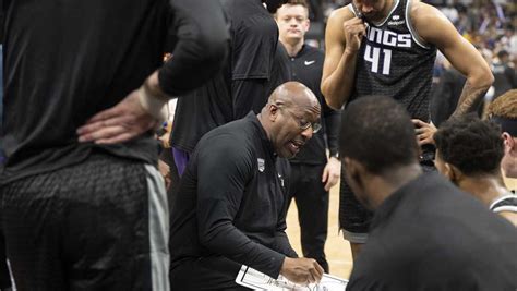 Mike Brown Receives 2022 23 Nba Coach Of The Year Honors