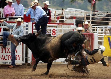 Bull Riding at Four States Fair and Rodeo [VIDEOS]