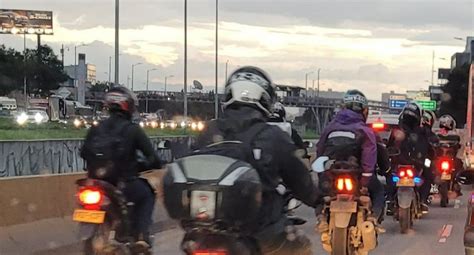 Bogotá accidente de motocicleta produjo enorme trancón en la NQS