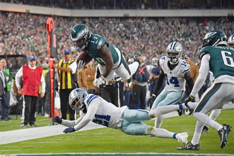 Philadelphia Eagles Survive Late Scare vs. Dallas Cowboys, Secure ...