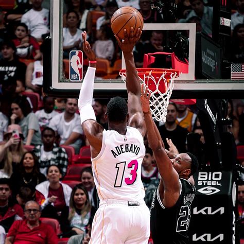 Through The Lens: Spurs vs HEAT 12/10/22 Photo Gallery | NBA.com