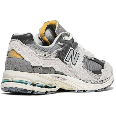 Купить кроссовки New Balance 2002 R Protection Pack Rain Cloud Grey ...