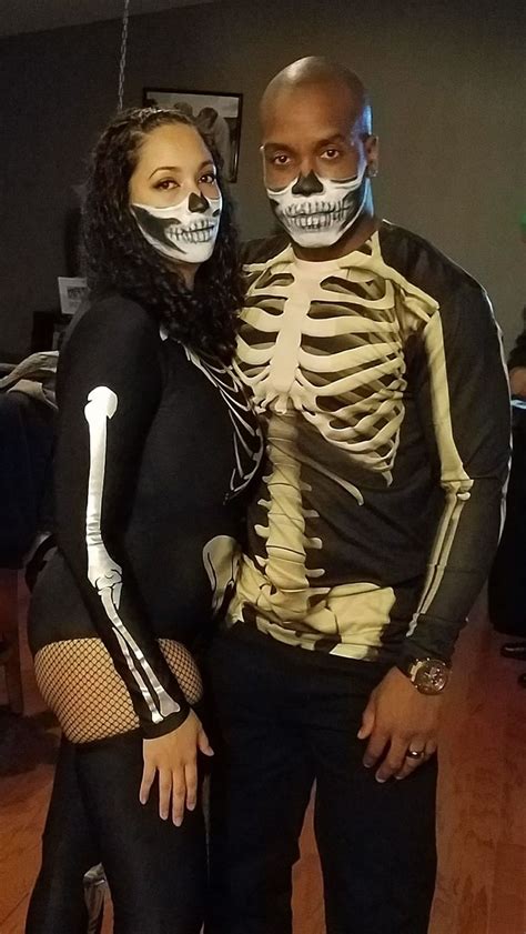 Skeleton Couples Costume Half Skull Masks Done With Make Up And Face Paint Cute Couple