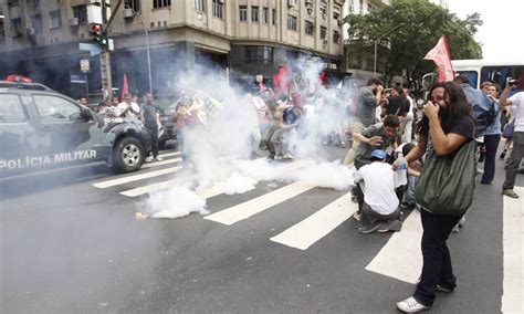 Comemora O De Militares Termina Em Pancadaria No Centro Do Rio