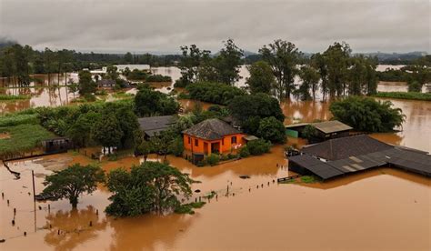 Death toll rises 90 Brazil floods