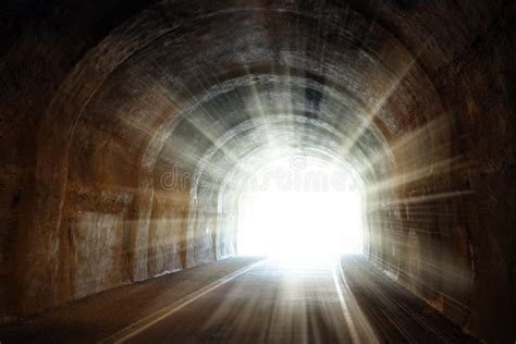 214,979 Tunnel стоковые фото – бесплатные и стоковые фото RF от Dreamstime