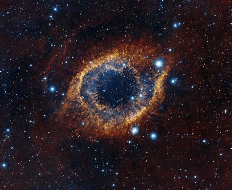 La nebulosa de la Hélice 22 años de observaciones al ojo que nos