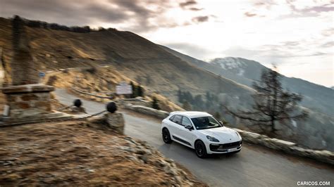 Porsche Macan T My Color Pure White Front Three Quarter