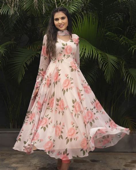 Pin By Shireesha Suresh Goud On Awesome Anarkali Suits Long Frock