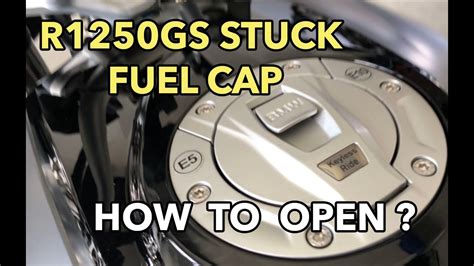 R1250gs Keyless Stuck Fuel Cap How To Open It Youtube