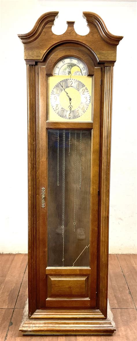 Lot Howard Miller Triple Chime Grandfather Clock