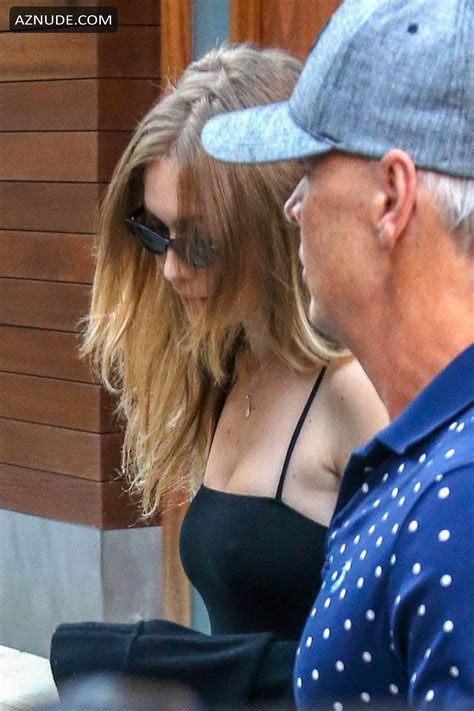 Gigi Hadid Nude Aznude