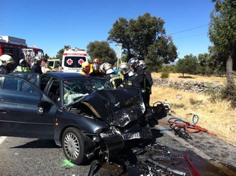 Un Accidente Frontal Entre Dos Vehículos En La M 600 Se Salda Con 6