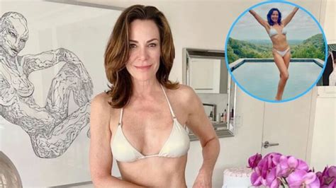 Hot Sexy AM Homes Bikini Pics