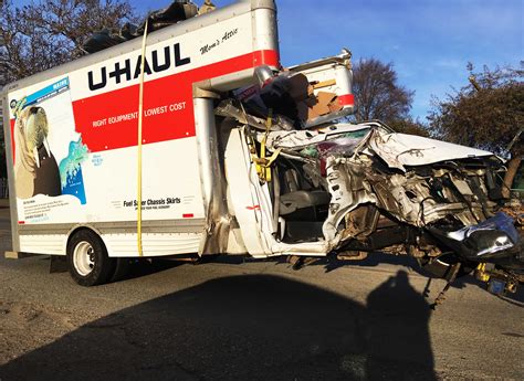 U Haul Crashes Into Security Barrier At White House 1 In Custody