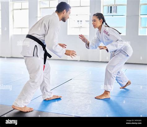 Karate Class Female Teacher Hi Res Stock Photography And Images Alamy