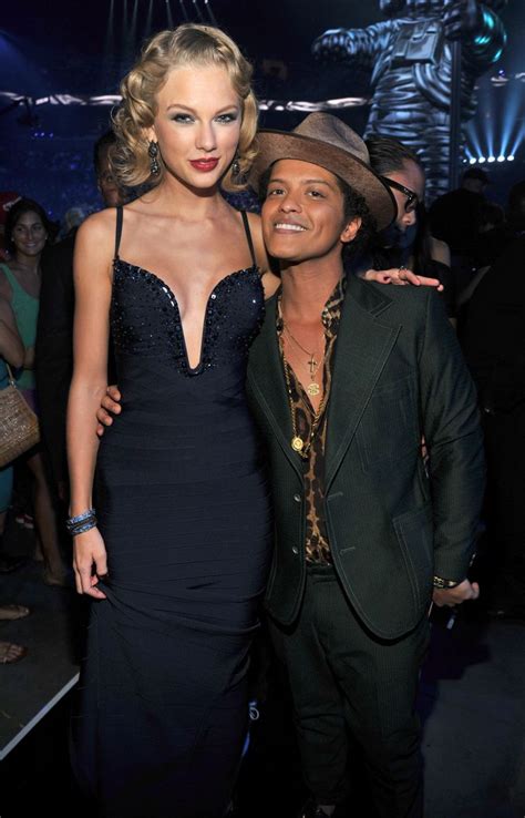 Heres How Tall Bruno Mars Is — Because We Know Youve Secretly Been