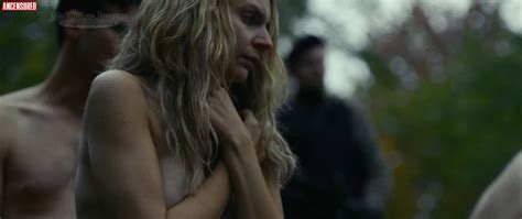 Naked L Ane Labr Che Dor In Le Rire