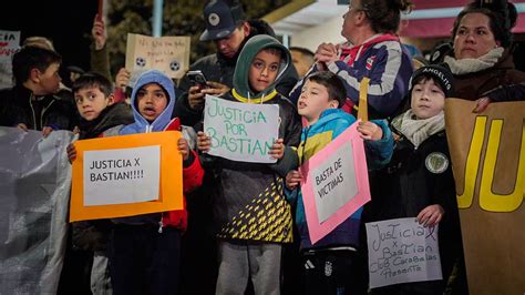 Basta De V Ctimas Una Multitud March Para Pedir Justicia Por Bastian