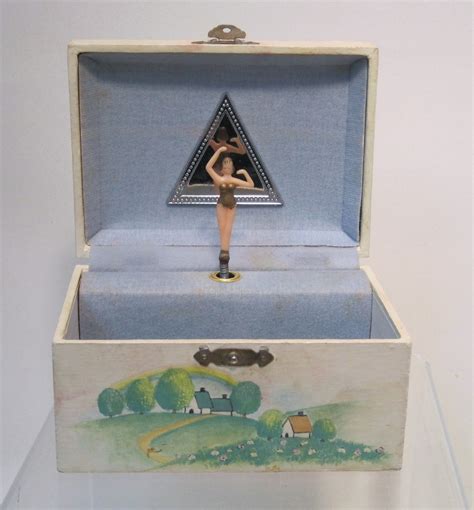 SmARTaleck Studio: Vintage Ballerina Music Box - Renovated