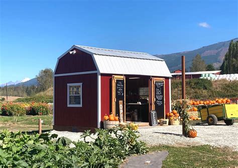 Fresh vegetables, flowers and honey at our farm stand — Valley View