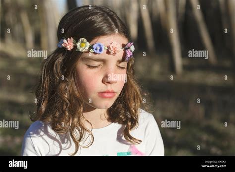 Persona Con Corona En La Cabeza Fotografías E Imágenes De Alta