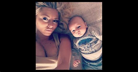 St Phanie Clerbois Et Son Fils Lyam Sur Instagram Avril Purepeople