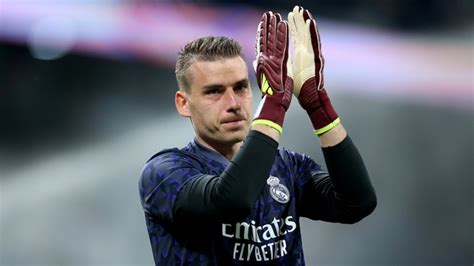 Chelsea ở rất gần Andriy Lunin