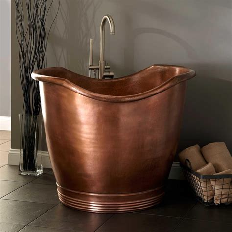 Copper Bathtubs Turning Your Bathroom Into An Antique Paradise