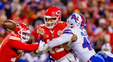 NFL Fans Are Going Wild Over Crazy Scenario For Chiefs vs. Bills