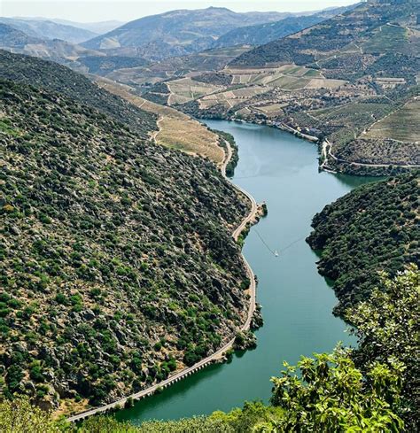 Miradouro de São Salvador do Mundo Vista para o Douro e Ferradosa