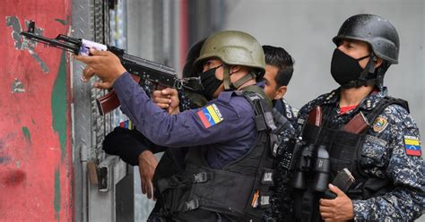 Venezuelan police move in on gang-run Caracas neighbourhoods | Crime ...