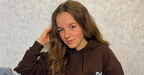 5 Hot Sexy Libby Mae Bikini Pics