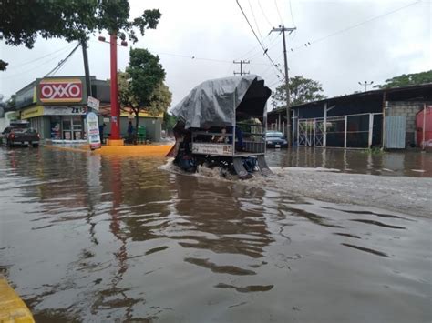 Entre deslaves e inundaciones municipios oaxaqueños lluvias no dan tregua